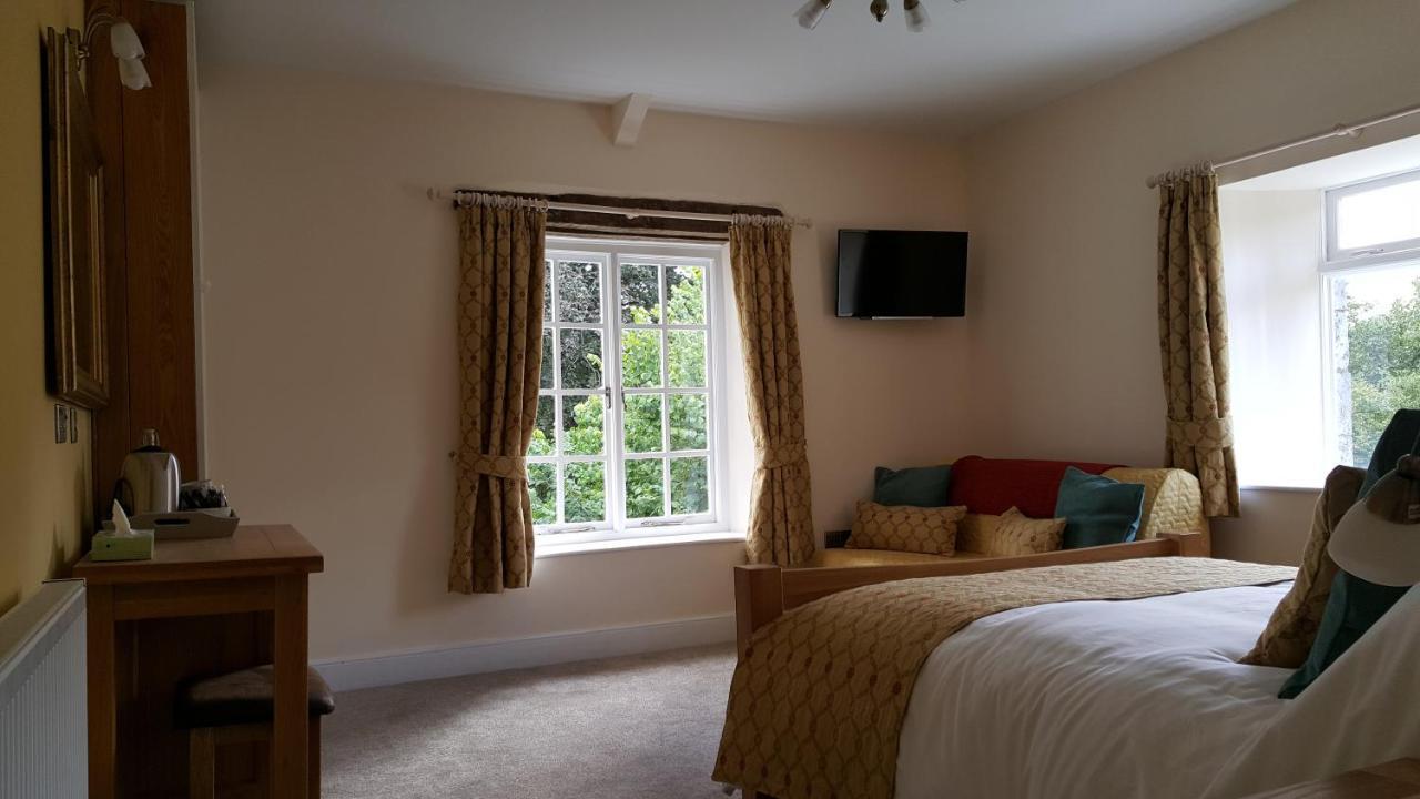 Pontyclerc Farm House Bed And Breakfast Ammanford Esterno foto