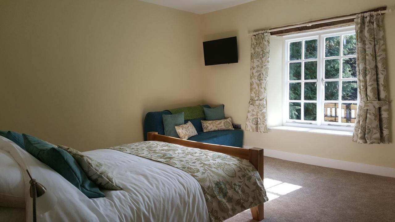 Pontyclerc Farm House Bed And Breakfast Ammanford Esterno foto