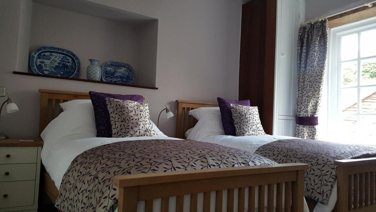 Pontyclerc Farm House Bed And Breakfast Ammanford Esterno foto