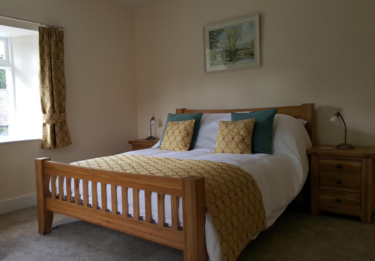 Pontyclerc Farm House Bed And Breakfast Ammanford Esterno foto
