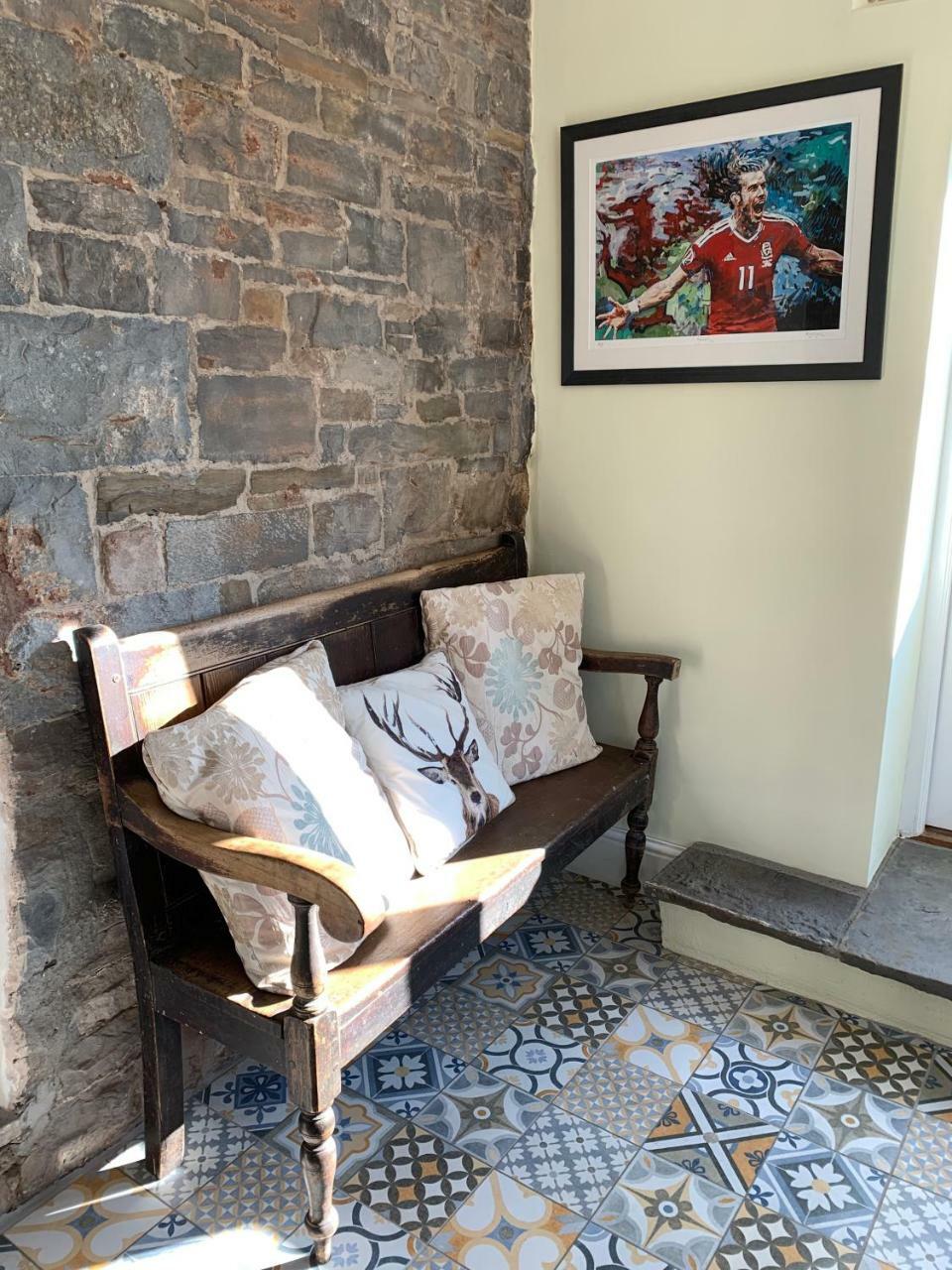 Pontyclerc Farm House Bed And Breakfast Ammanford Esterno foto
