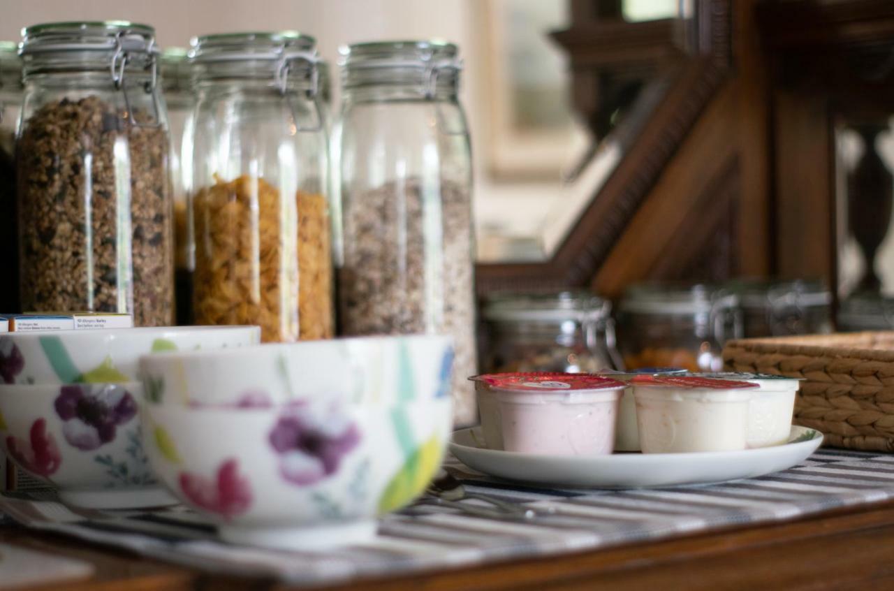 Pontyclerc Farm House Bed And Breakfast Ammanford Esterno foto