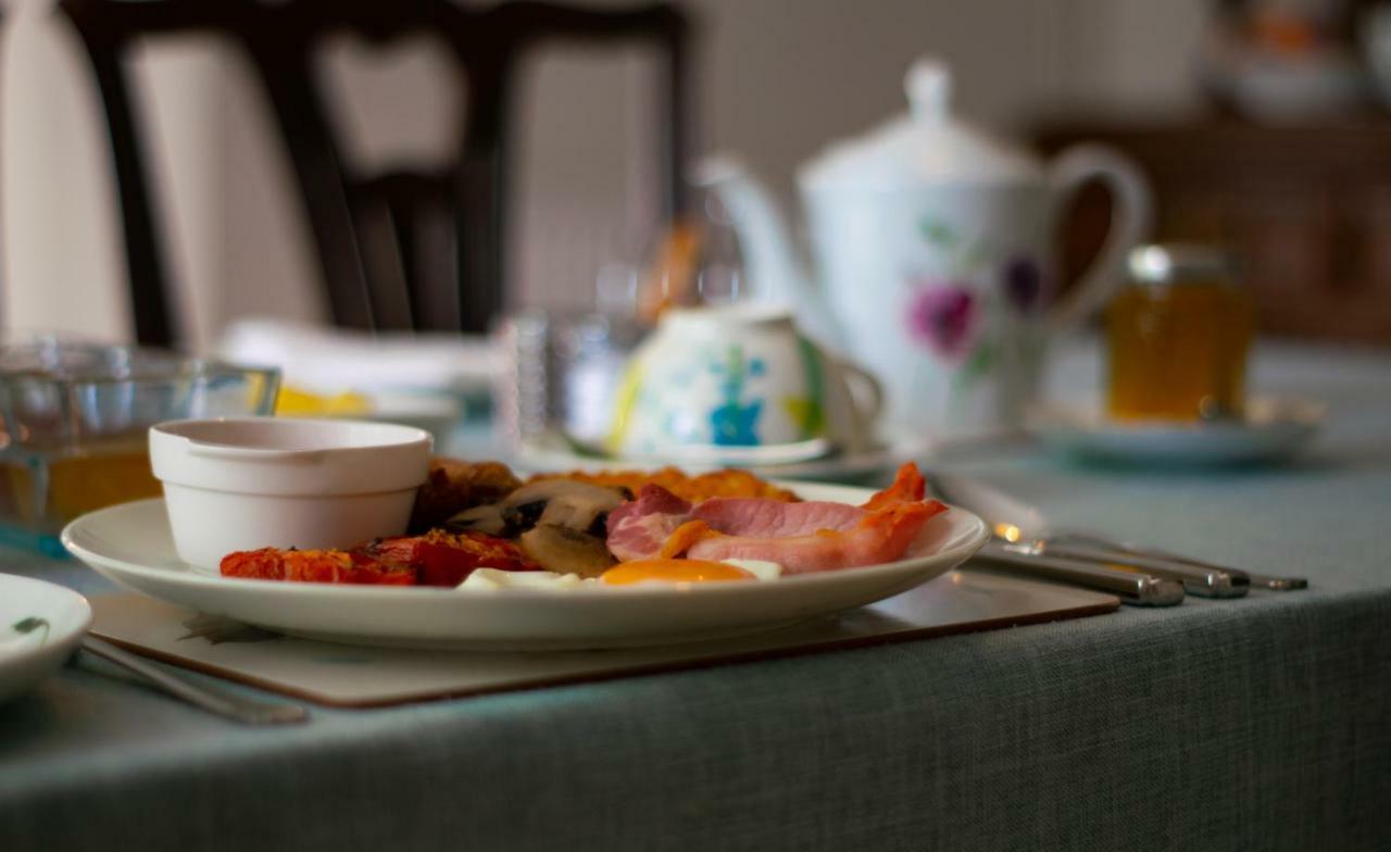 Pontyclerc Farm House Bed And Breakfast Ammanford Esterno foto